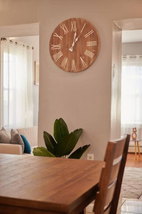 Cozy Apartment 1St 10Min Walk Downtown And City View Providence Bagian luar foto