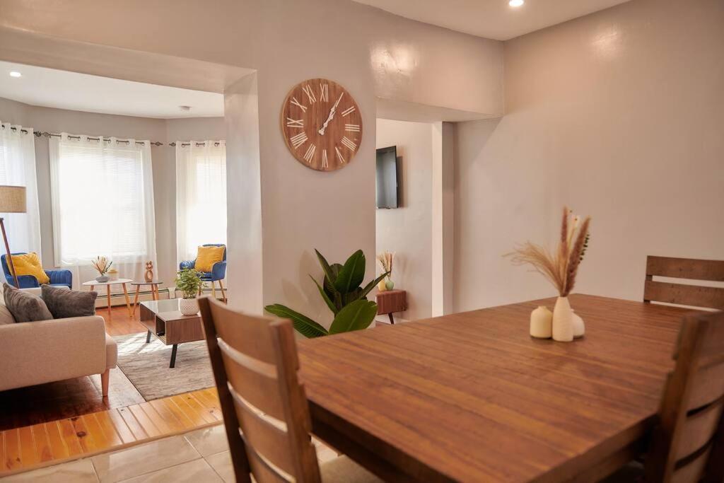 Cozy Apartment 1St 10Min Walk Downtown And City View Providence Bagian luar foto