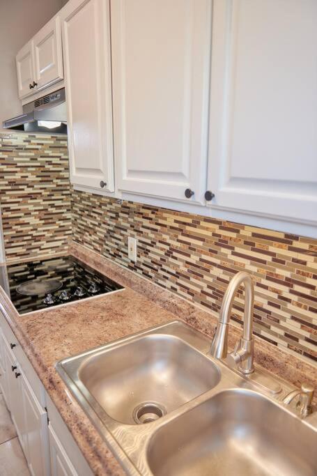 Cozy Apartment 1St 10Min Walk Downtown And City View Providence Bagian luar foto